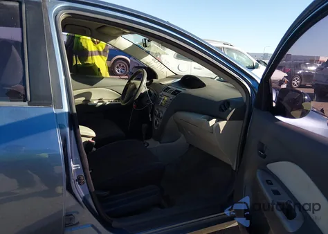 2009 Toyota Yaris z USA, uszkodzony, nr VIN JTDBT903291329935